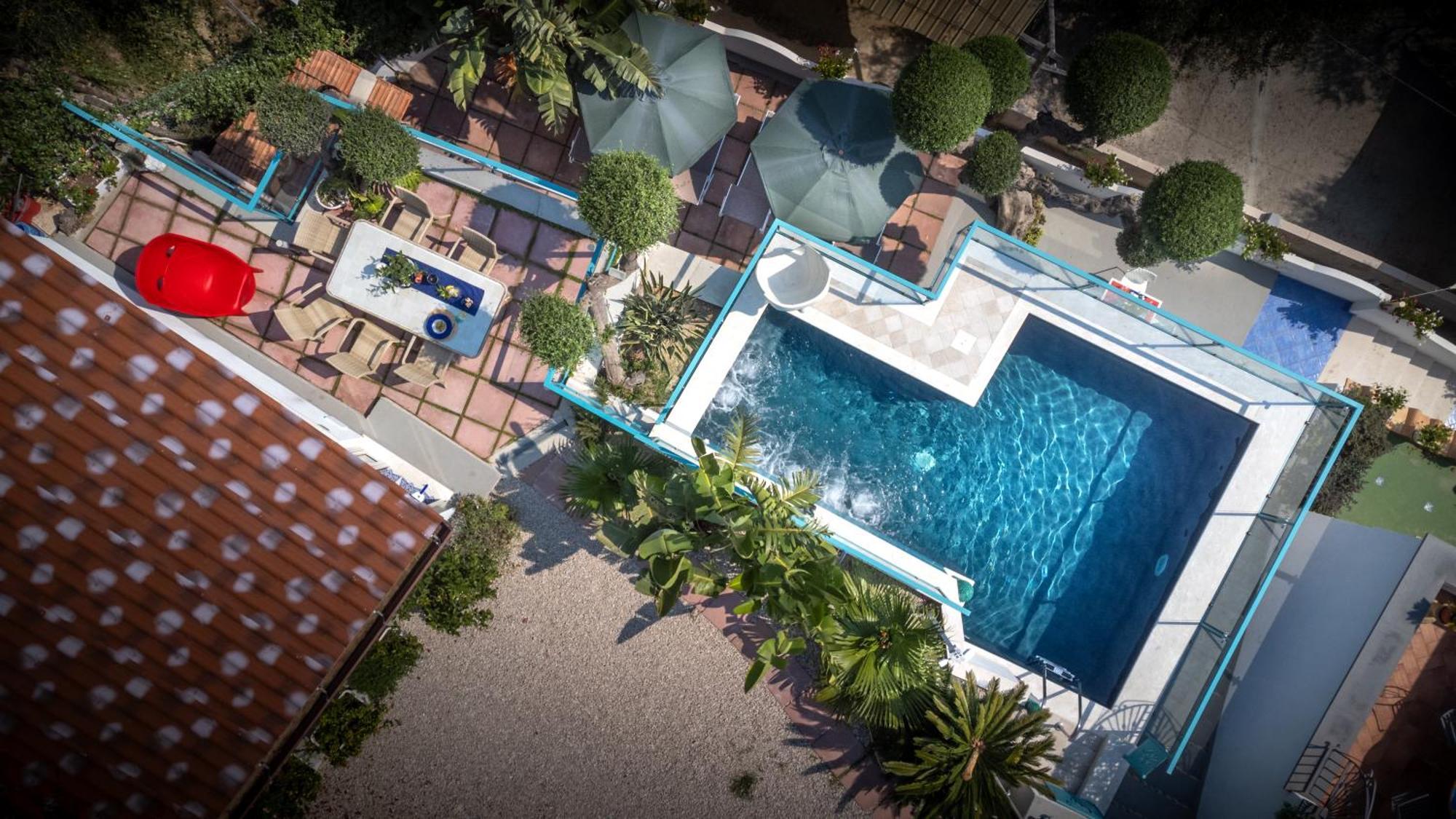 Villa Islamorada Pool And Sea View Масса-Лубренсе Экстерьер фото