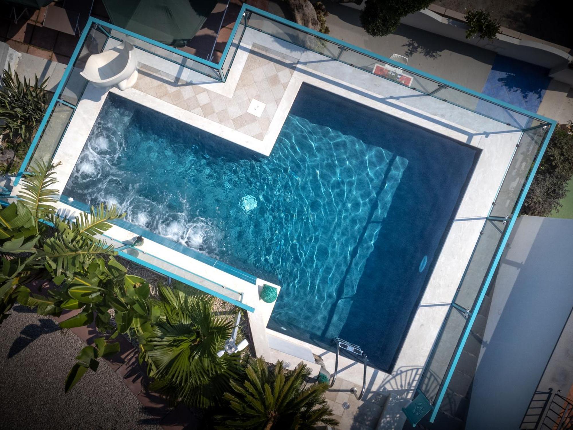 Villa Islamorada Pool And Sea View Масса-Лубренсе Экстерьер фото